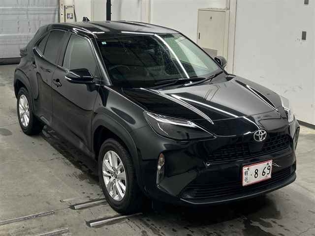 TOYOTA YARIS — фото