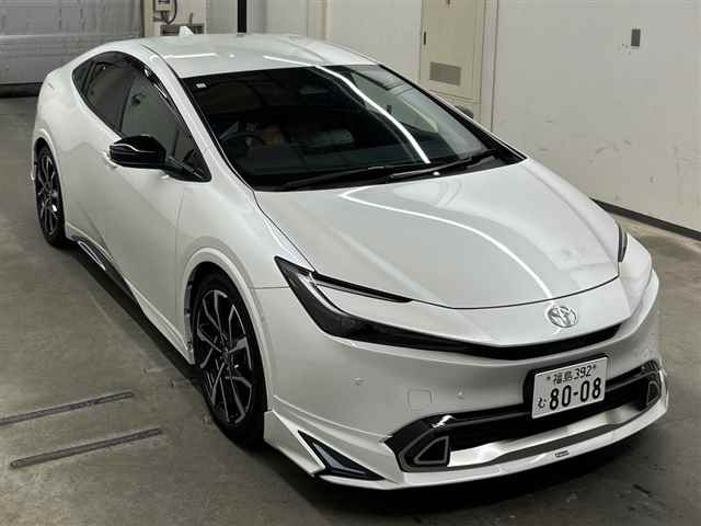 TOYOTA PRIUS — фото