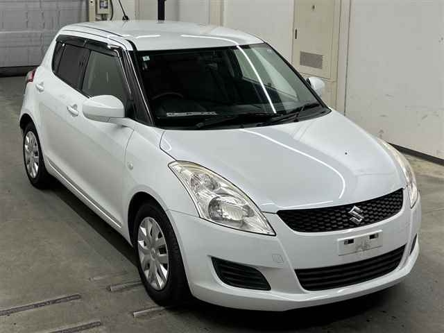 SUZUKI SWIFT — фото