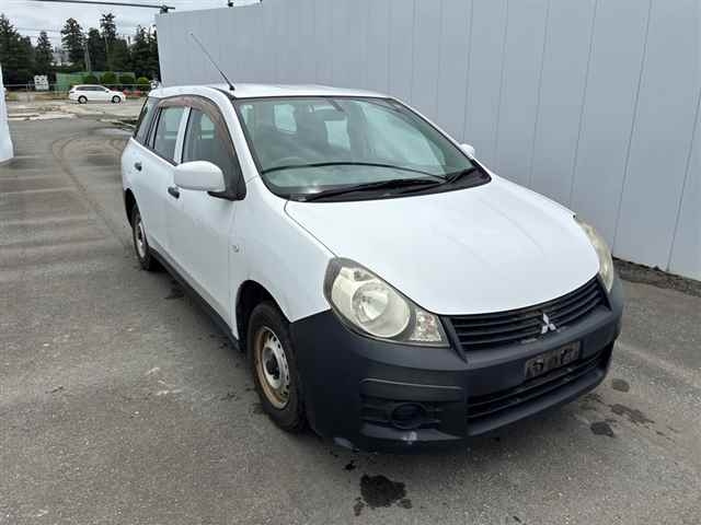 MITSUBISHI LANCER — фото