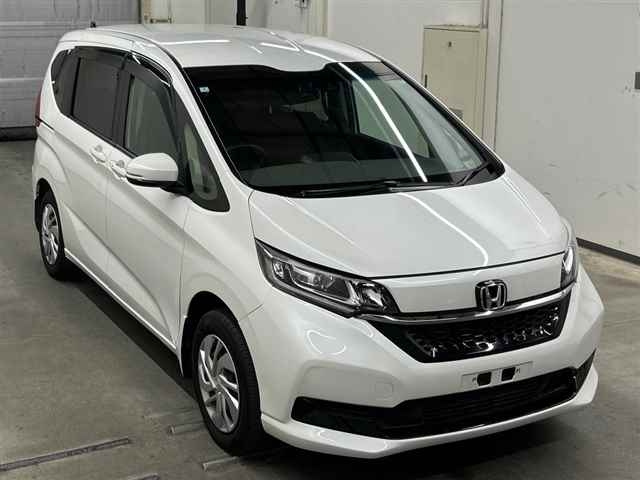 HONDA FREED — фото