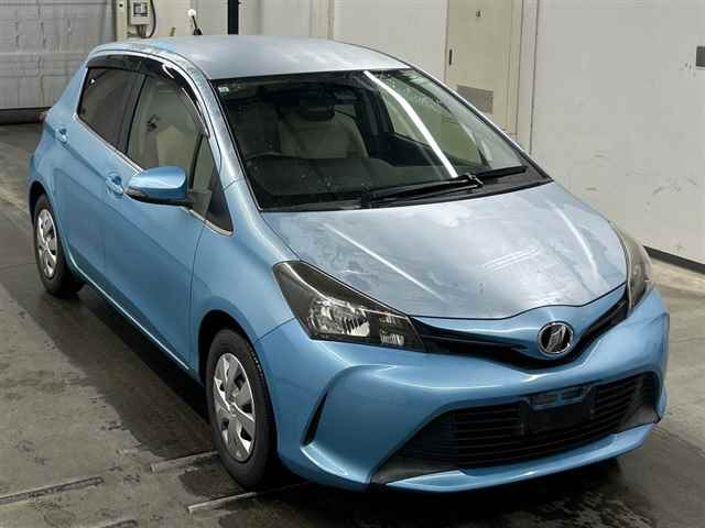 TOYOTA VITZ — фото