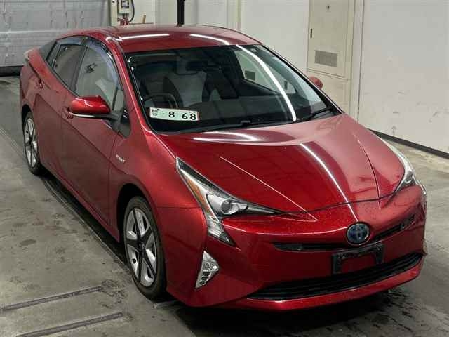 TOYOTA PRIUS — фото