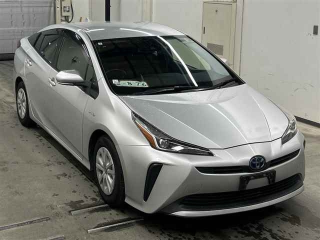 TOYOTA PRIUS — фото