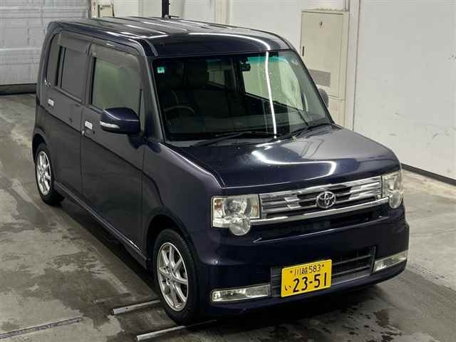 TOYOTA PIXIS SPACE
