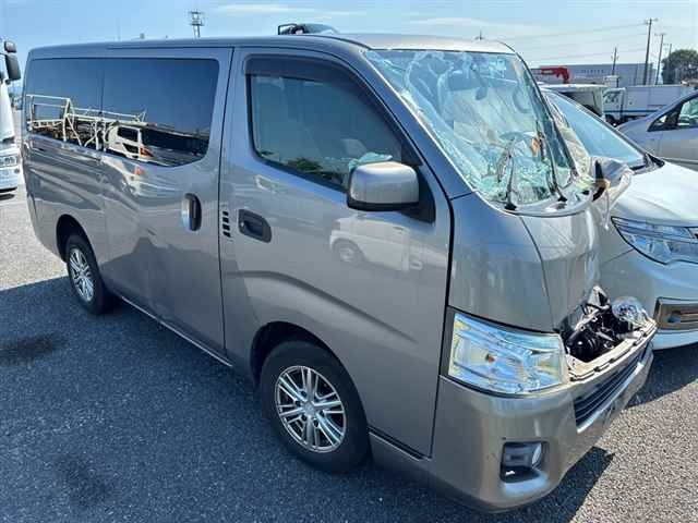 NISSAN CARAVAN — фото