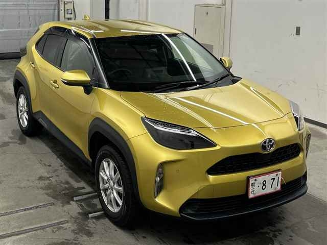 TOYOTA YARIS — фото
