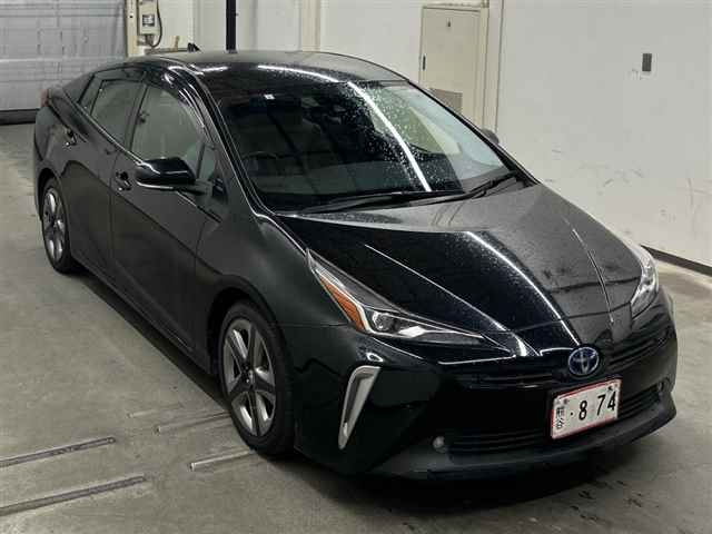 TOYOTA PRIUS — фото