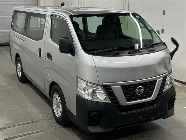 NISSAN CARAVAN — фото