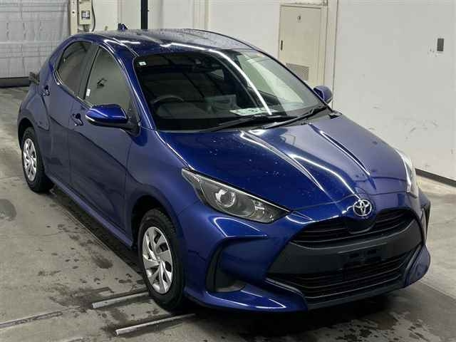 TOYOTA YARIS — фото