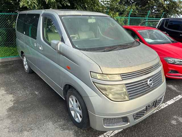 NISSAN ELGRAND — фото