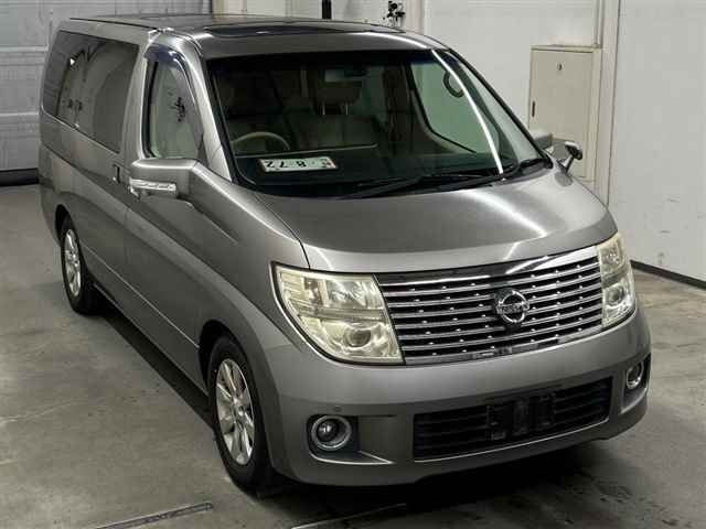 NISSAN ELGRAND — фото
