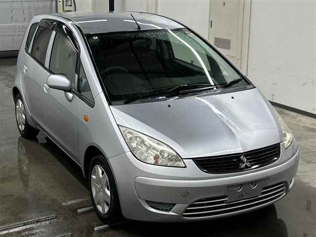 MITSUBISHI COLT — фото