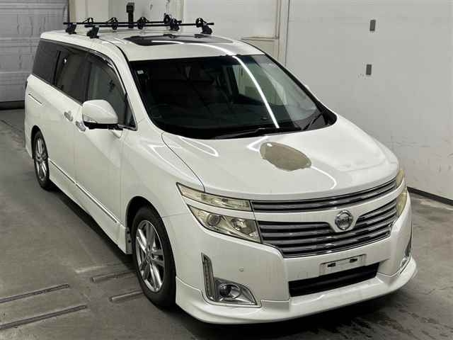 NISSAN ELGRAND — фото
