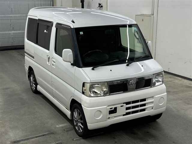 NISSAN CLIPPER — фото