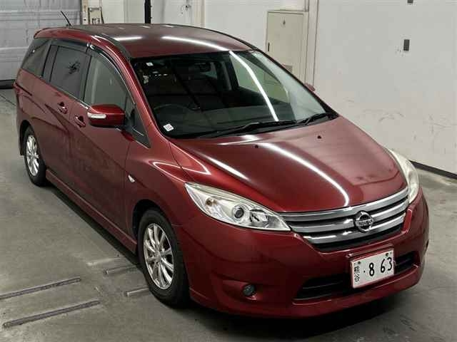 NISSAN LAFESTA — фото
