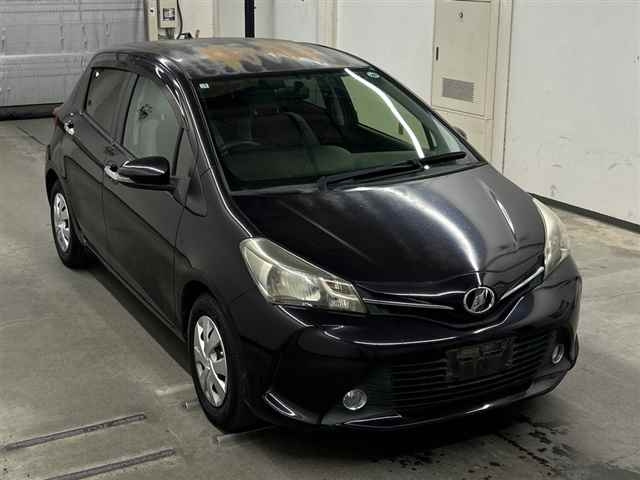 TOYOTA VITZ — фото