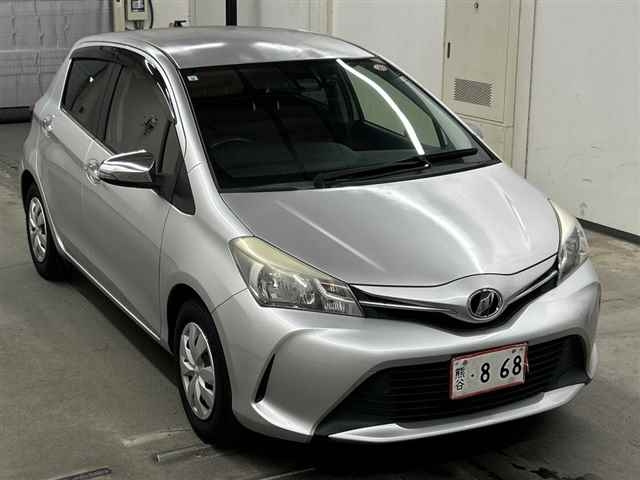 TOYOTA VITZ — фото