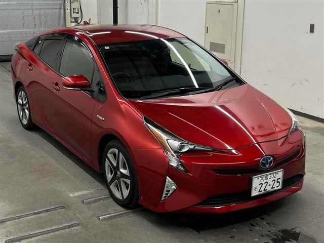 TOYOTA PRIUS — фото