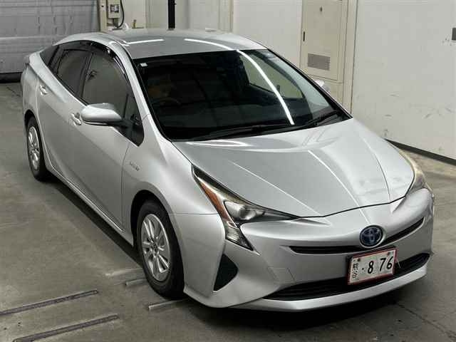 TOYOTA PRIUS — фото