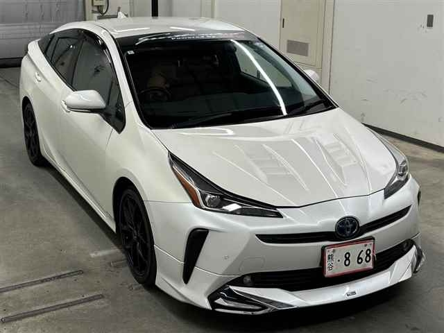 TOYOTA PRIUS — фото