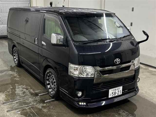 TOYOTA HIACE — фото
