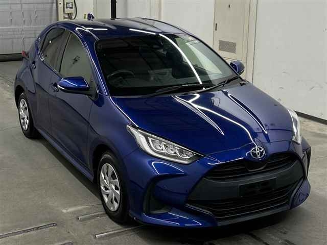 TOYOTA YARIS — фото