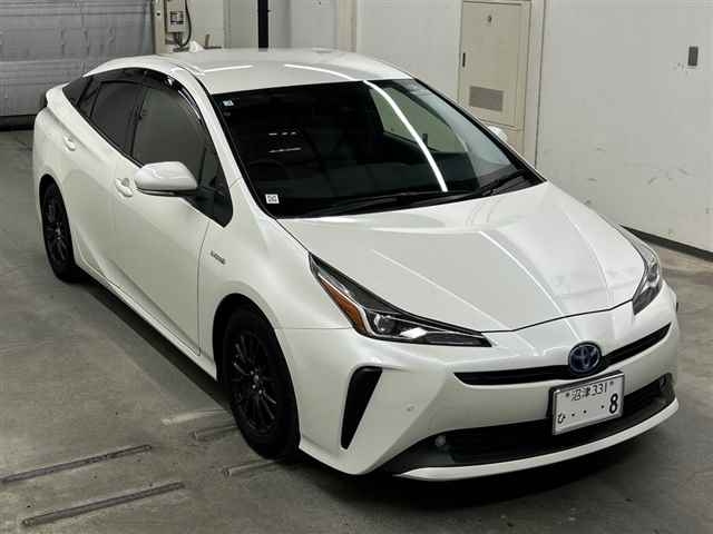 TOYOTA PRIUS — фото