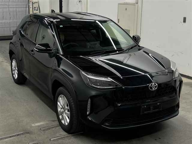 TOYOTA YARIS — фото