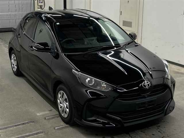 TOYOTA YARIS — фото