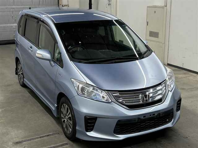 HONDA FREED — фото