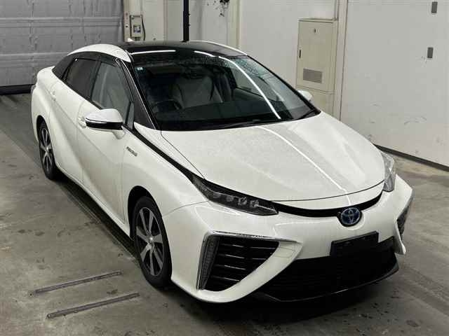 TOYOTA MIRAI — фото