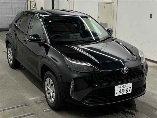 TOYOTA YARIS — фото