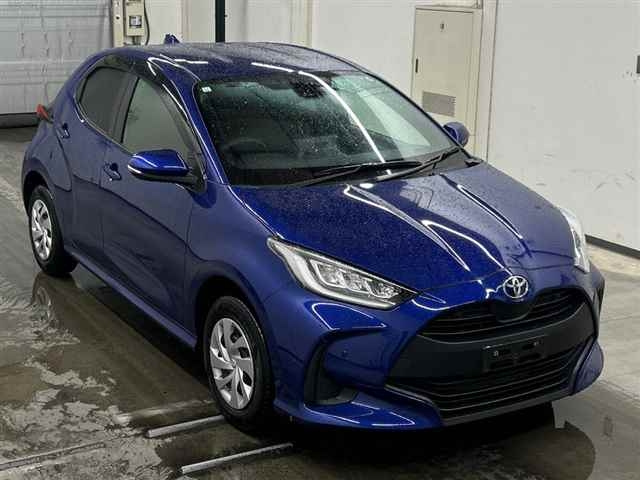 TOYOTA YARIS — фото