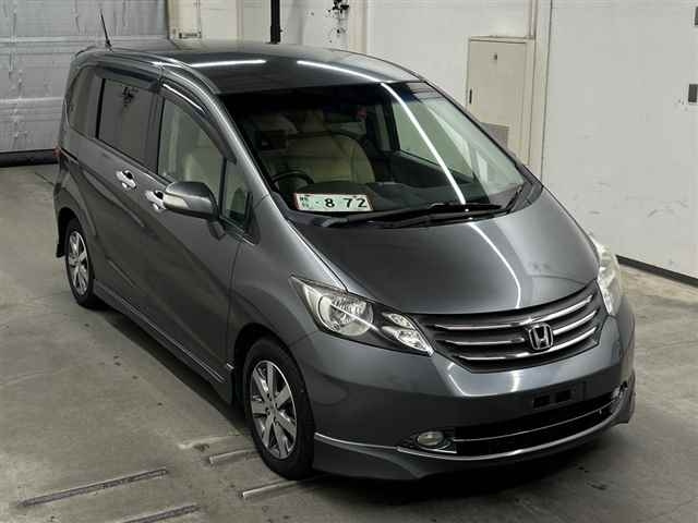 HONDA FREED — фото