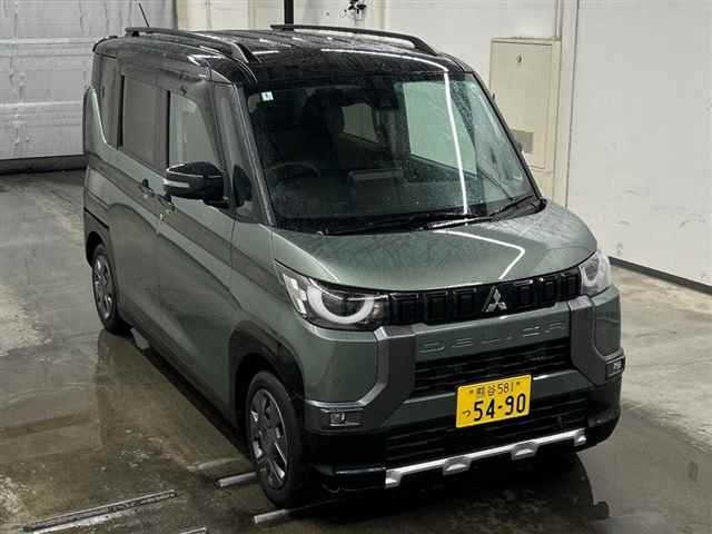MITSUBISHI DELICA — фото