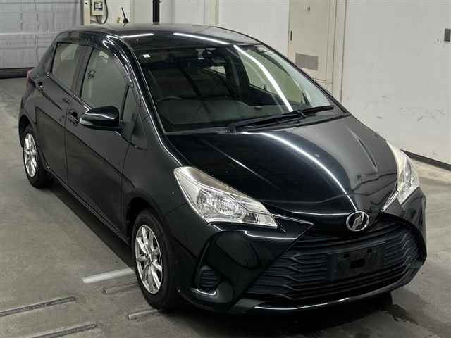 TOYOTA VITZ — фото