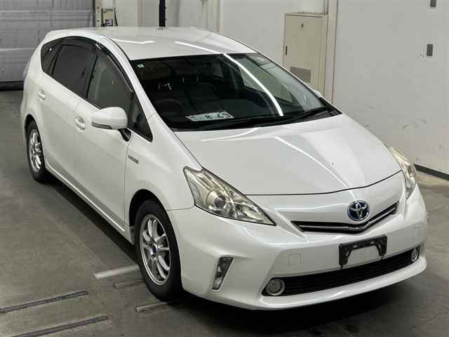 TOYOTA PRIUS — фото