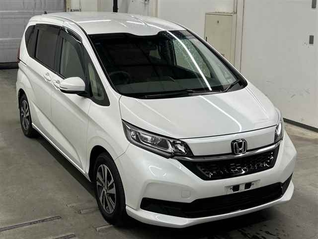 HONDA FREED — фото