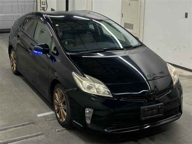 TOYOTA PRIUS — фото