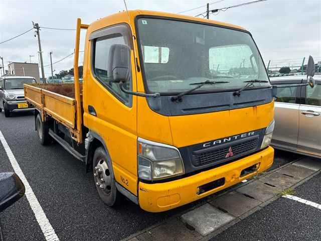 MITSUBISHI CANTER — фото