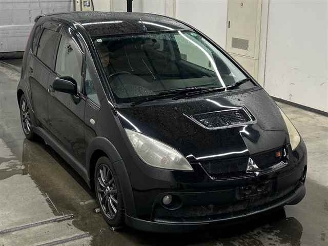 MITSUBISHI COLT — фото