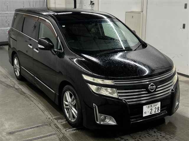 NISSAN ELGRAND — фото