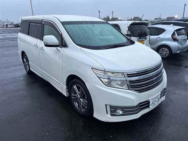 NISSAN ELGRAND — фото