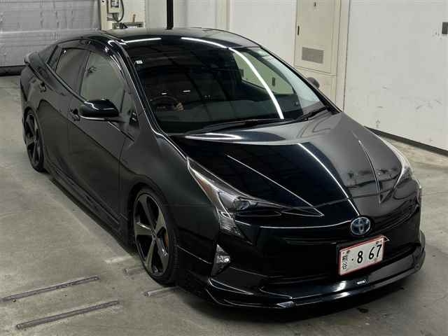 TOYOTA PRIUS — фото