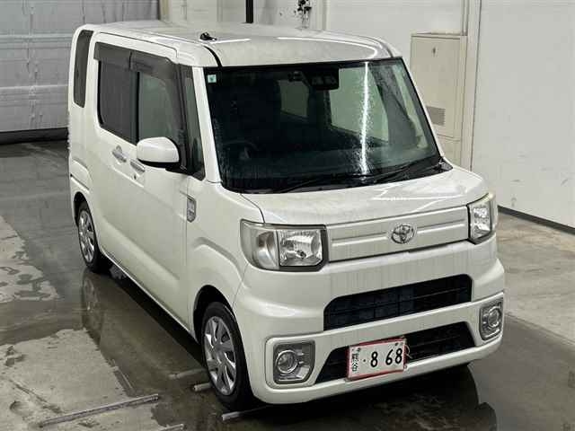 TOYOTA PIXIS — фото