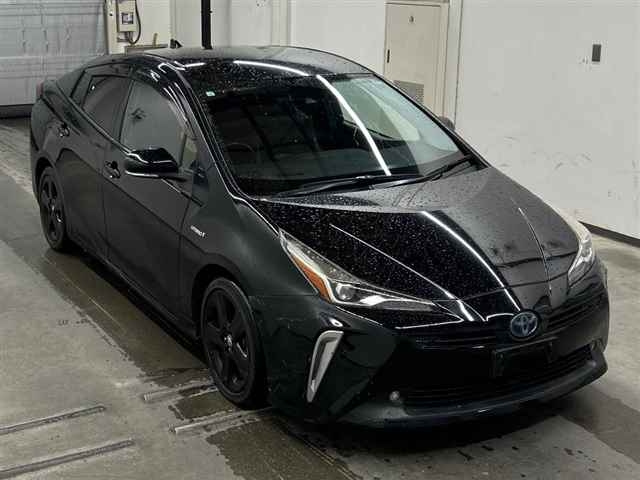 TOYOTA PRIUS — фото