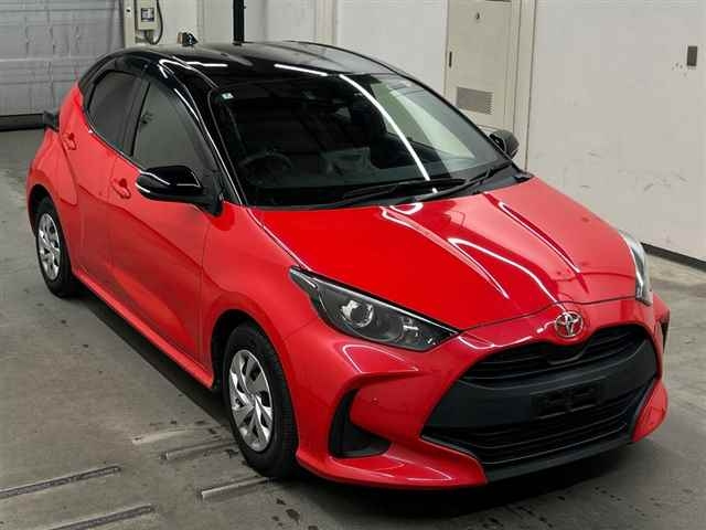 TOYOTA YARIS — фото
