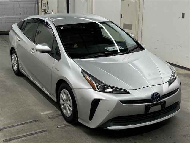 TOYOTA PRIUS — фото