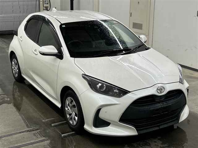 TOYOTA YARIS — фото